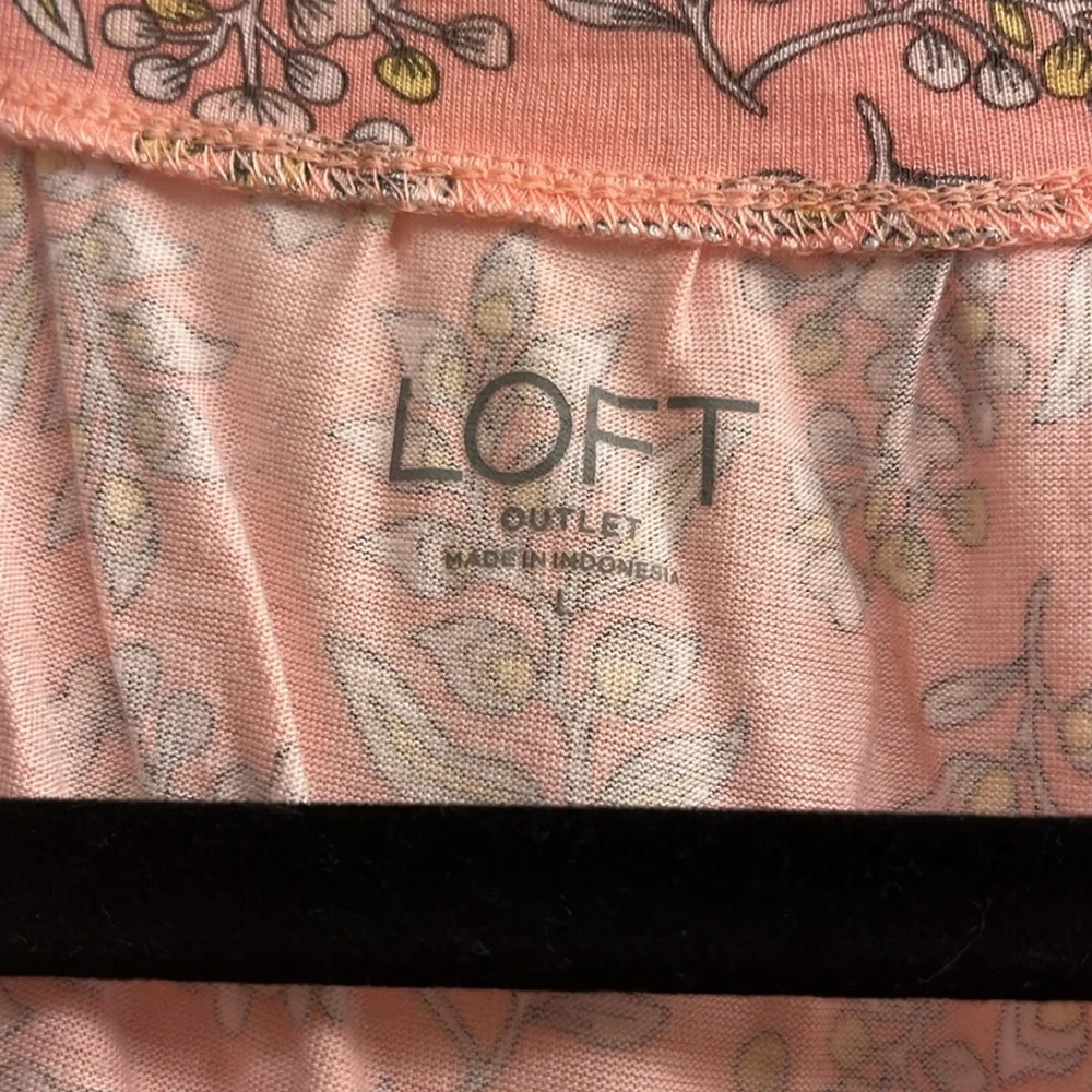 LOFT Tank Top - Picture 2 of 4